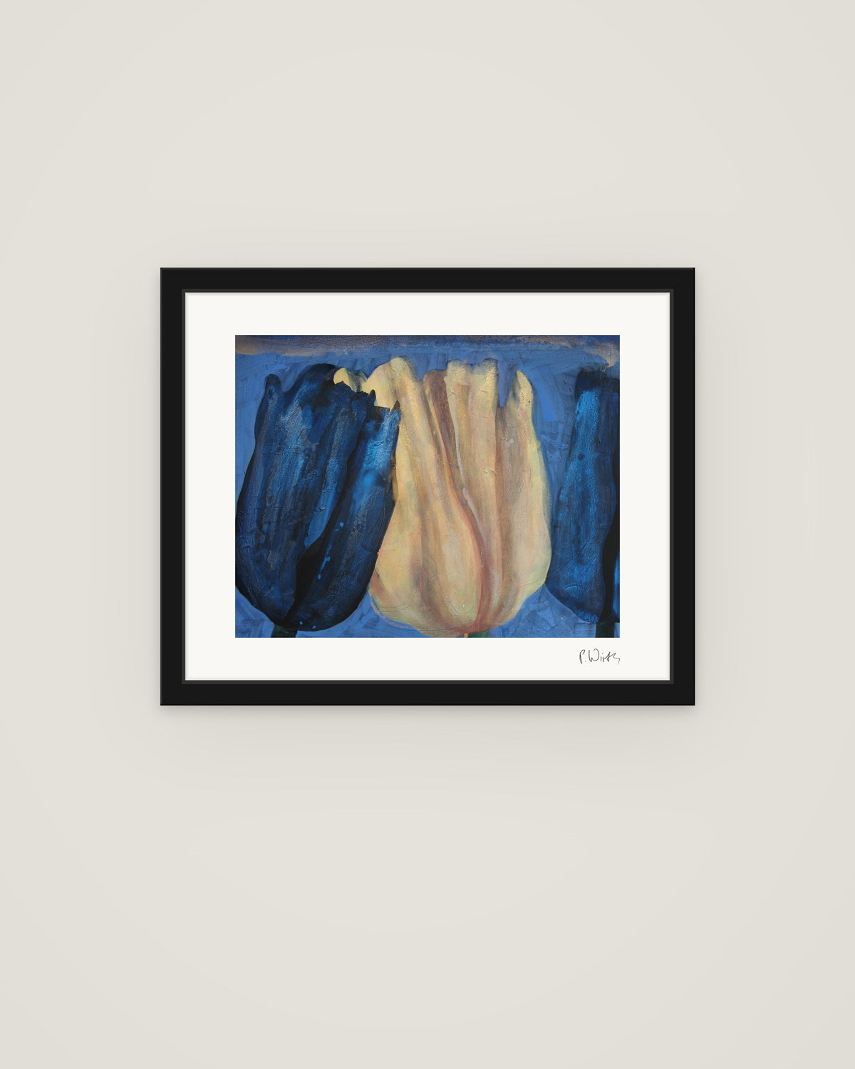 Drei Tulpen in Blau und Creme von Peter Wirth, im schmalen schwarzen Holzrahmen
