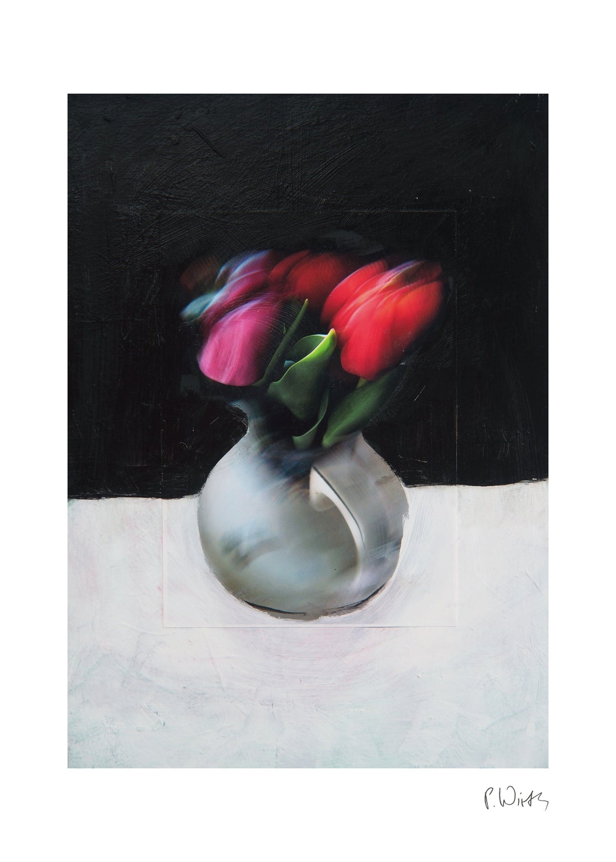 Rote Tulpen in Grau — Fine-Art-Druck nach Peter Wirth, Blatt mit weißem Rand und Signatur
